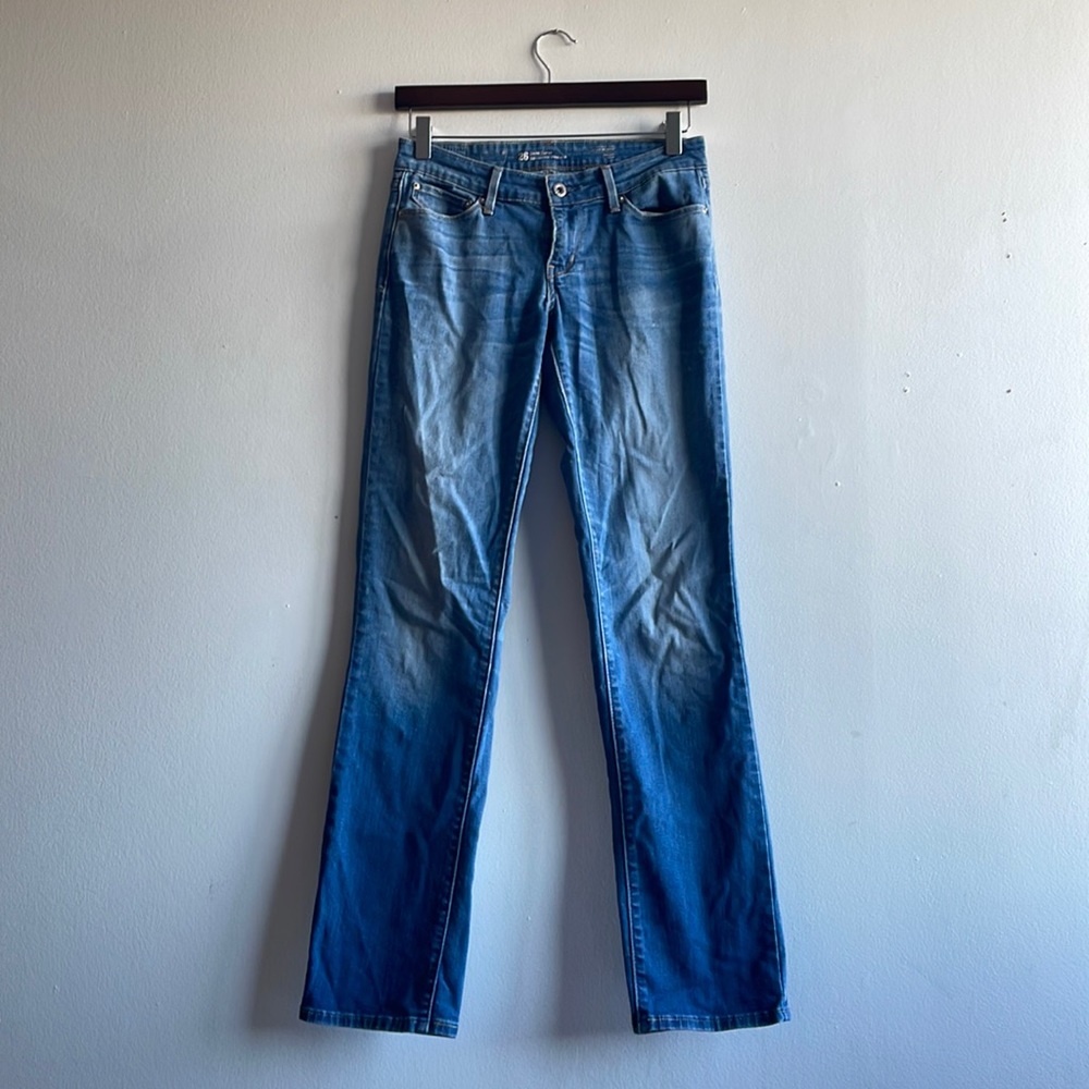 Mid Rise Straight Leg Levi’s Size 26 Demi Curve .